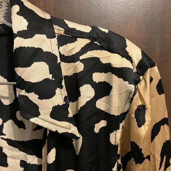 Zara 100% Silk Robe - Picture 7 of 11
